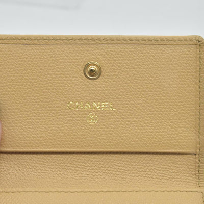 $550 Chanel  Vintage Enamel Button Compact Wallet CONSIGNMENT