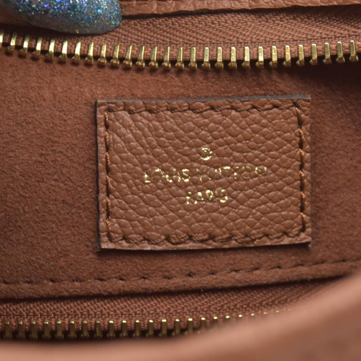 $3250 Louis Vuitton  Monogram Giant Carryall PM
