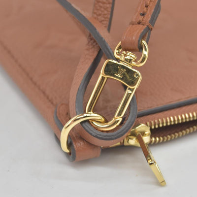 $3250 Louis Vuitton  Monogram Giant Carryall PM
