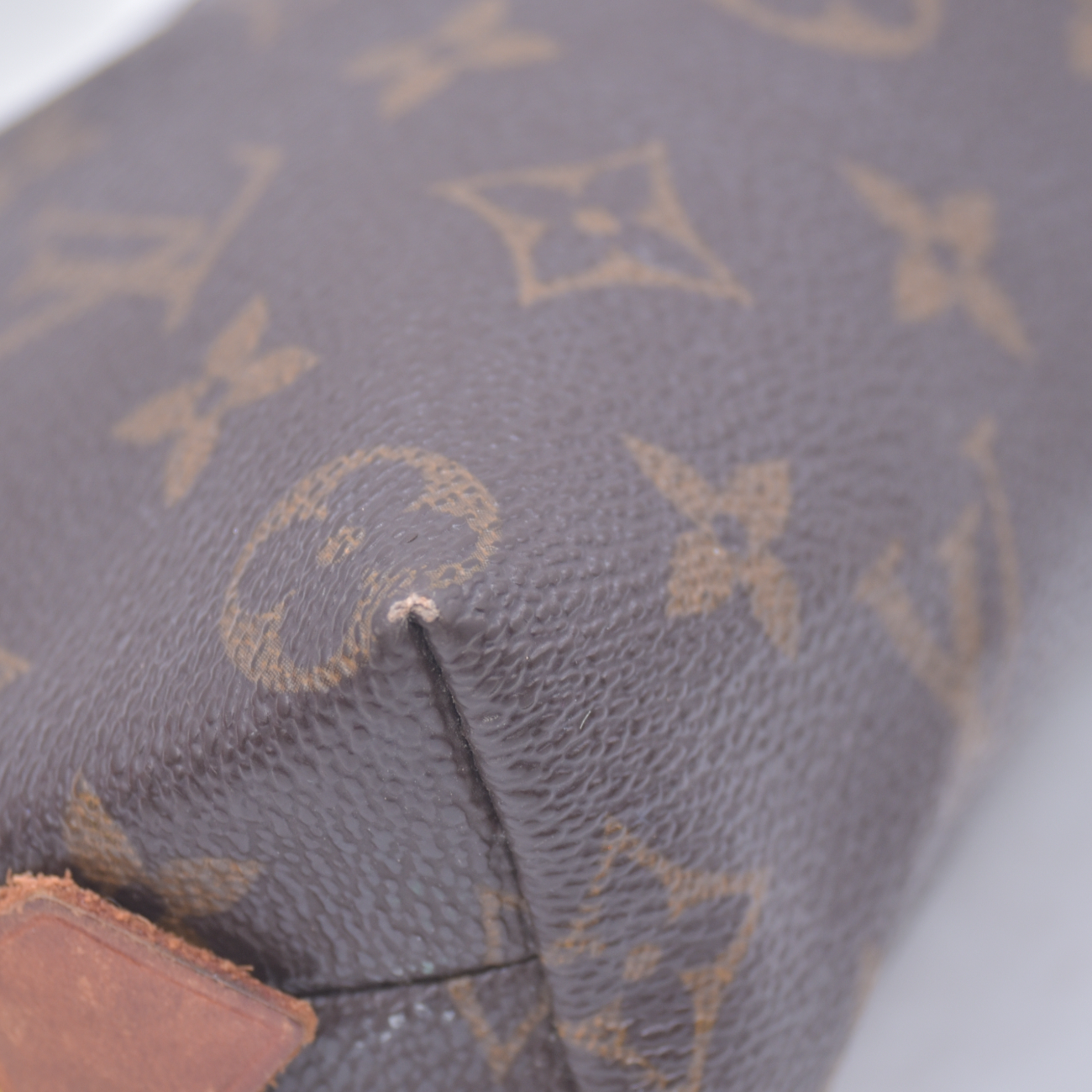 $625 2001 LOUIS VUITTON Monogram Cosmetic Pouch CA0061 10020828