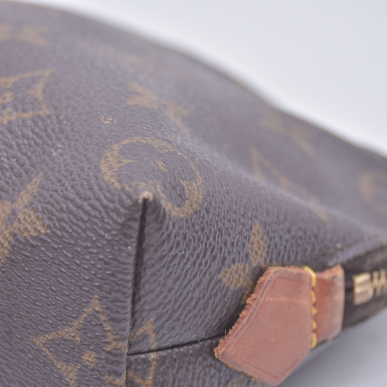 $625 2001 LOUIS VUITTON Monogram Cosmetic Pouch CA0061 10020828