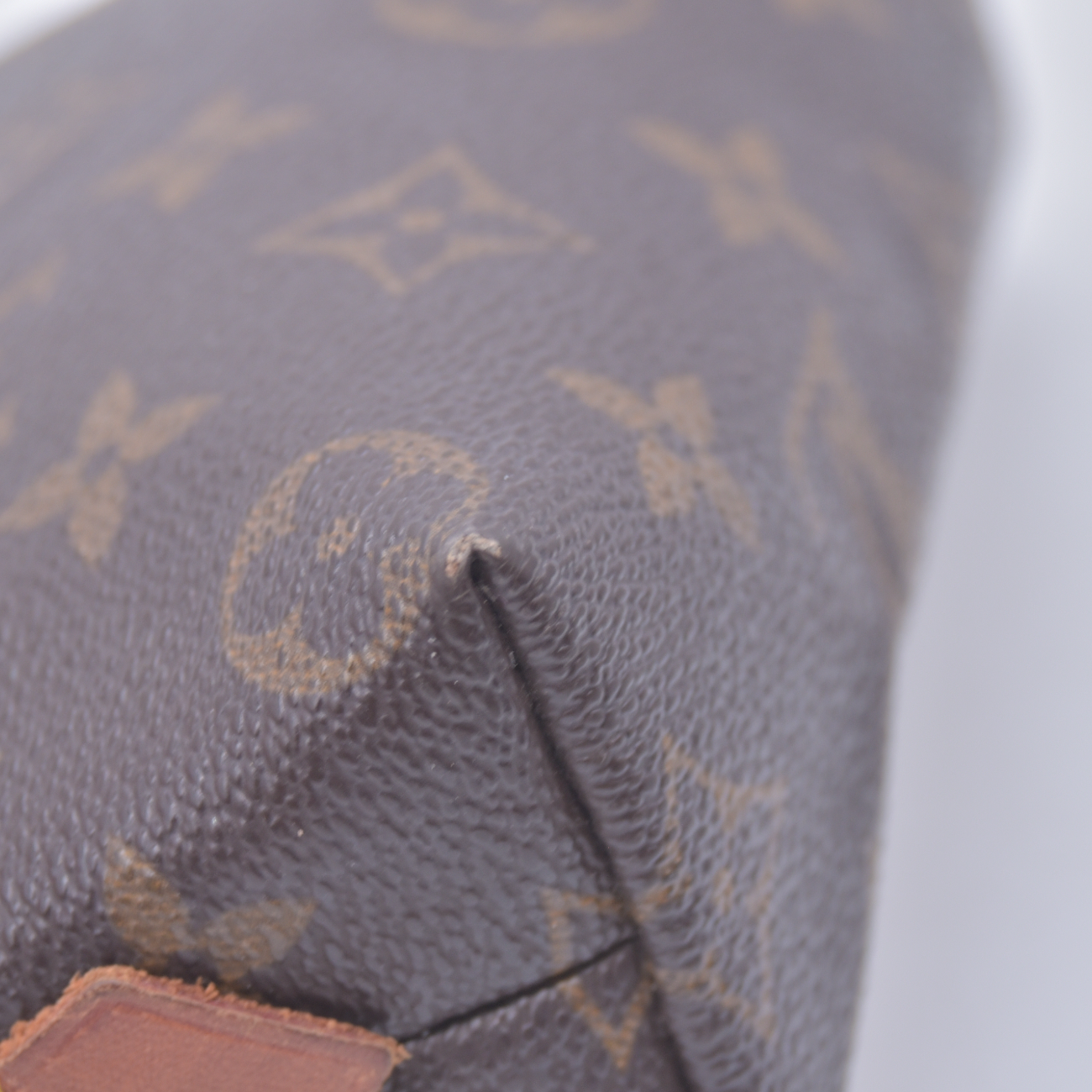$625 2001 LOUIS VUITTON Monogram Cosmetic Pouch CA0061 10020828