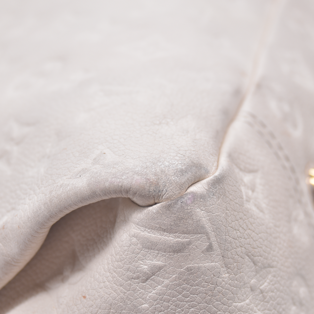 $3800 2011 Louis Vuitton Empreinte Artsy MM Neige CA0171