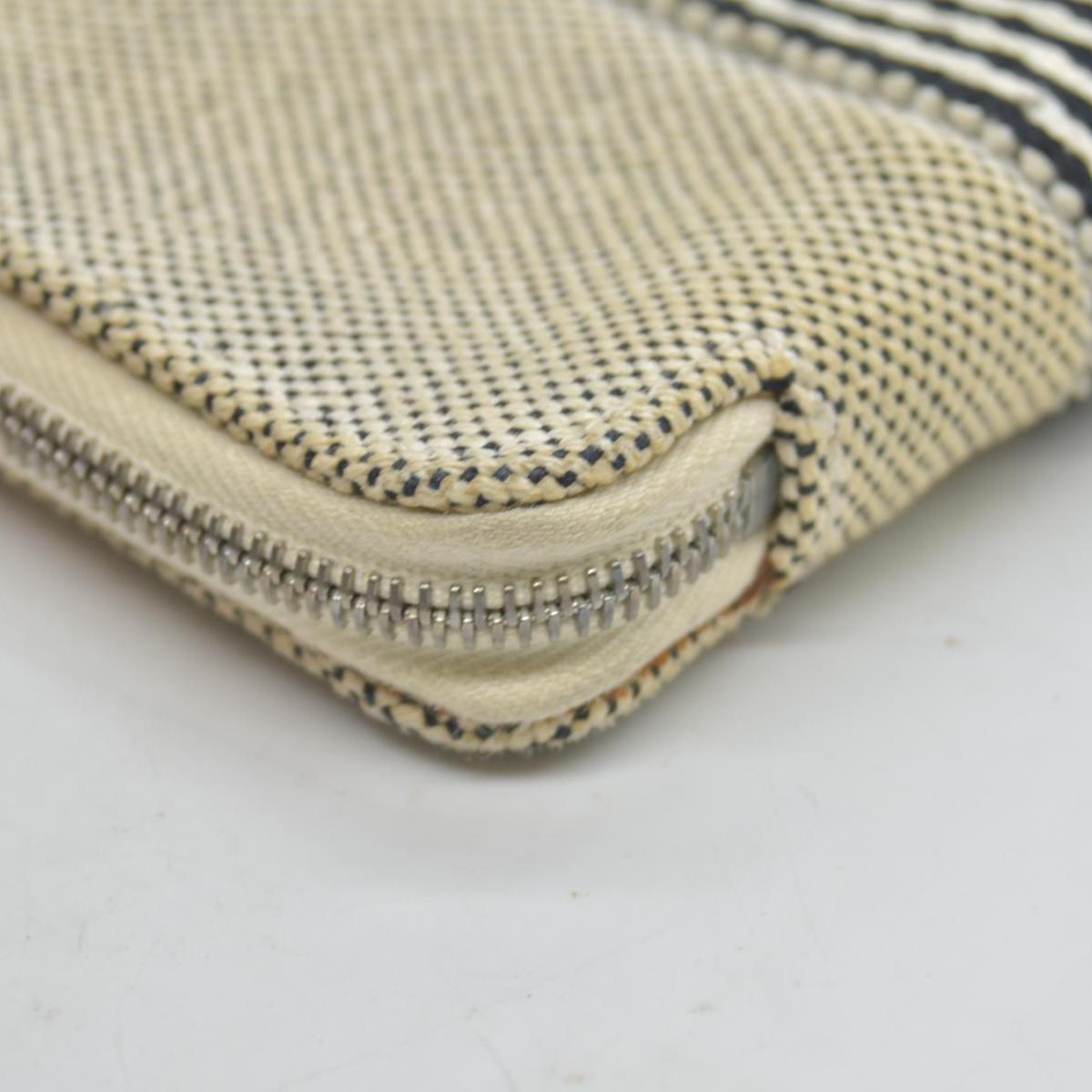 $550 Hermès  Herline Travel Wallet CONSIGNMENT