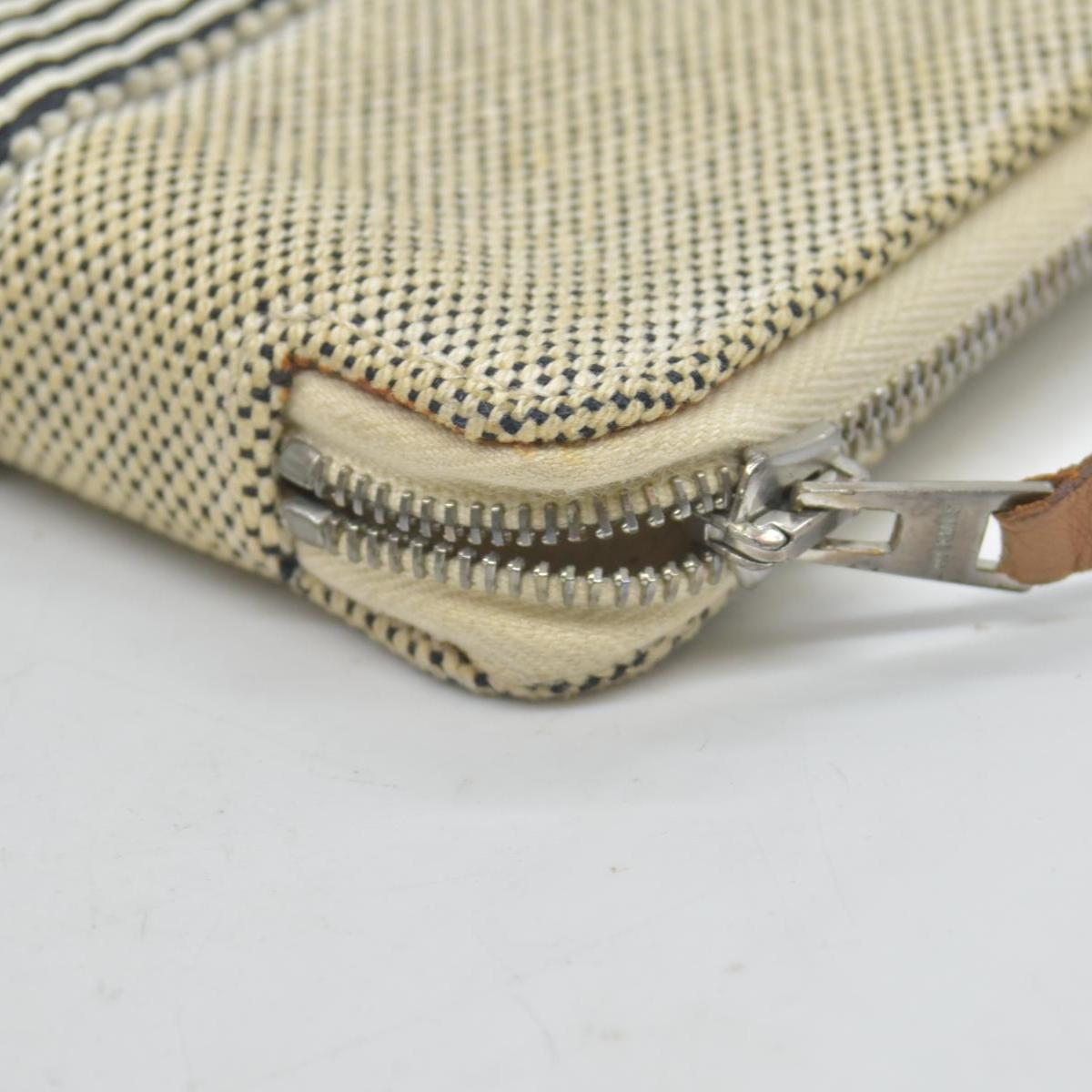 $550 Hermès  Herline Travel Wallet CONSIGNMENT