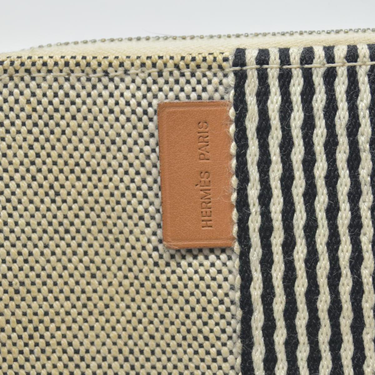 $550 Hermès  Herline Travel Wallet CONSIGNMENT