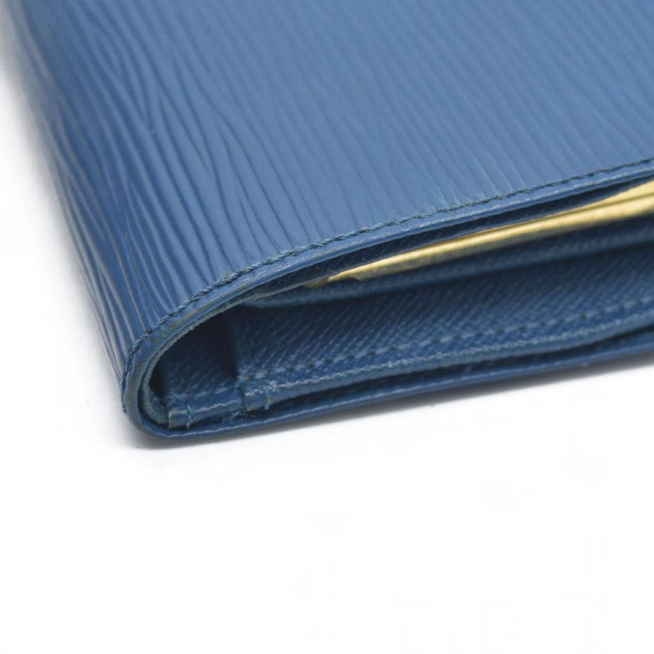 $765 Louis Vuitton Vintage 1997 French Purse