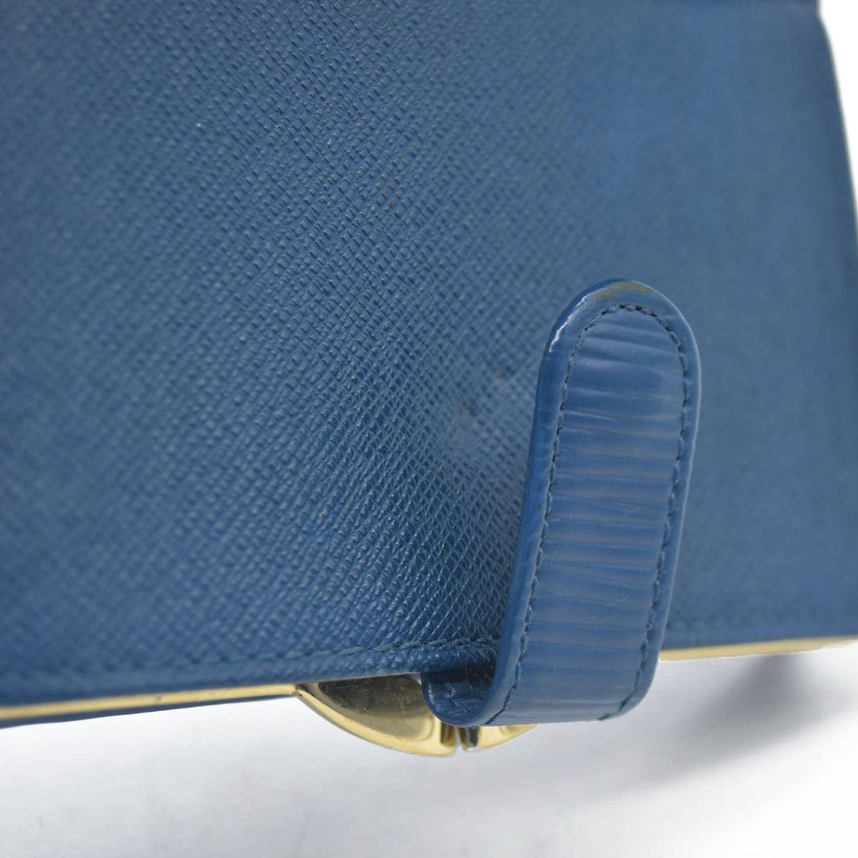 $765 Louis Vuitton Vintage 1997 French Purse