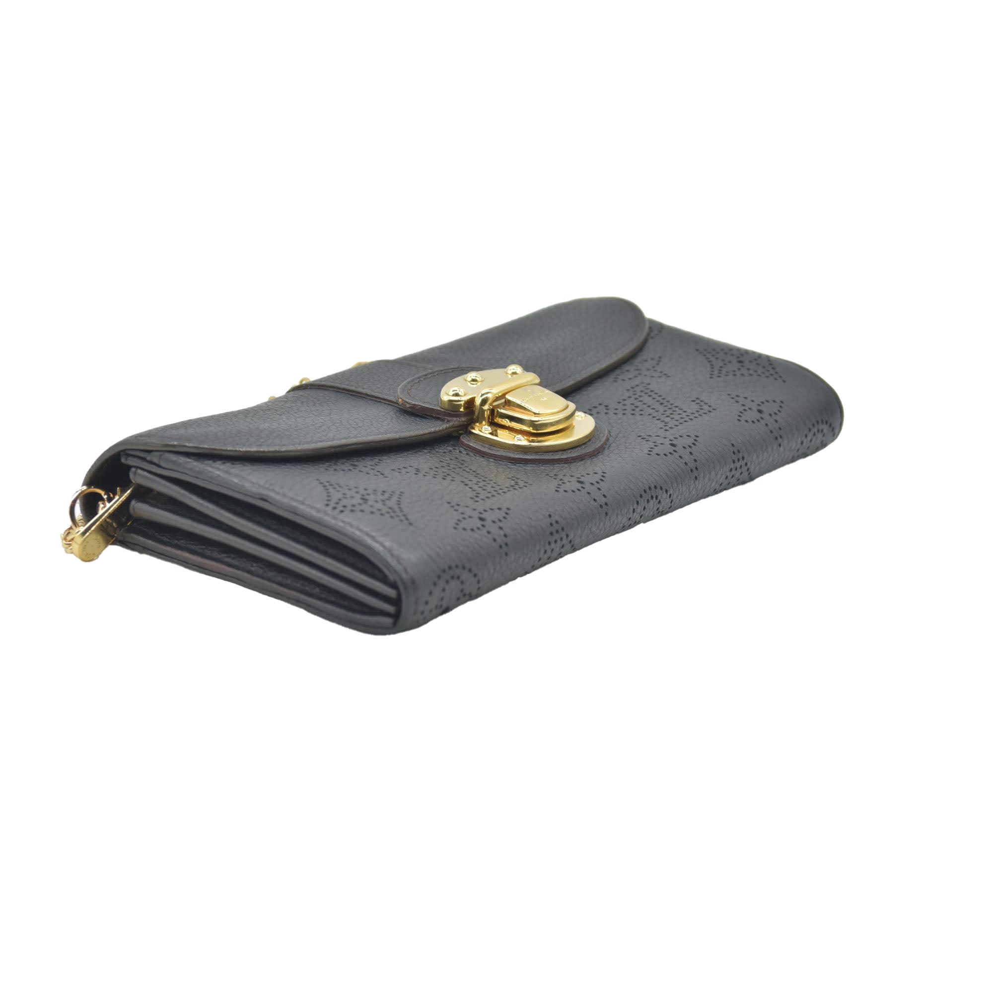 $1130 2014 Louis Vuitton Mahina Amelia Wallet Black CONSIGNMENT TN0184