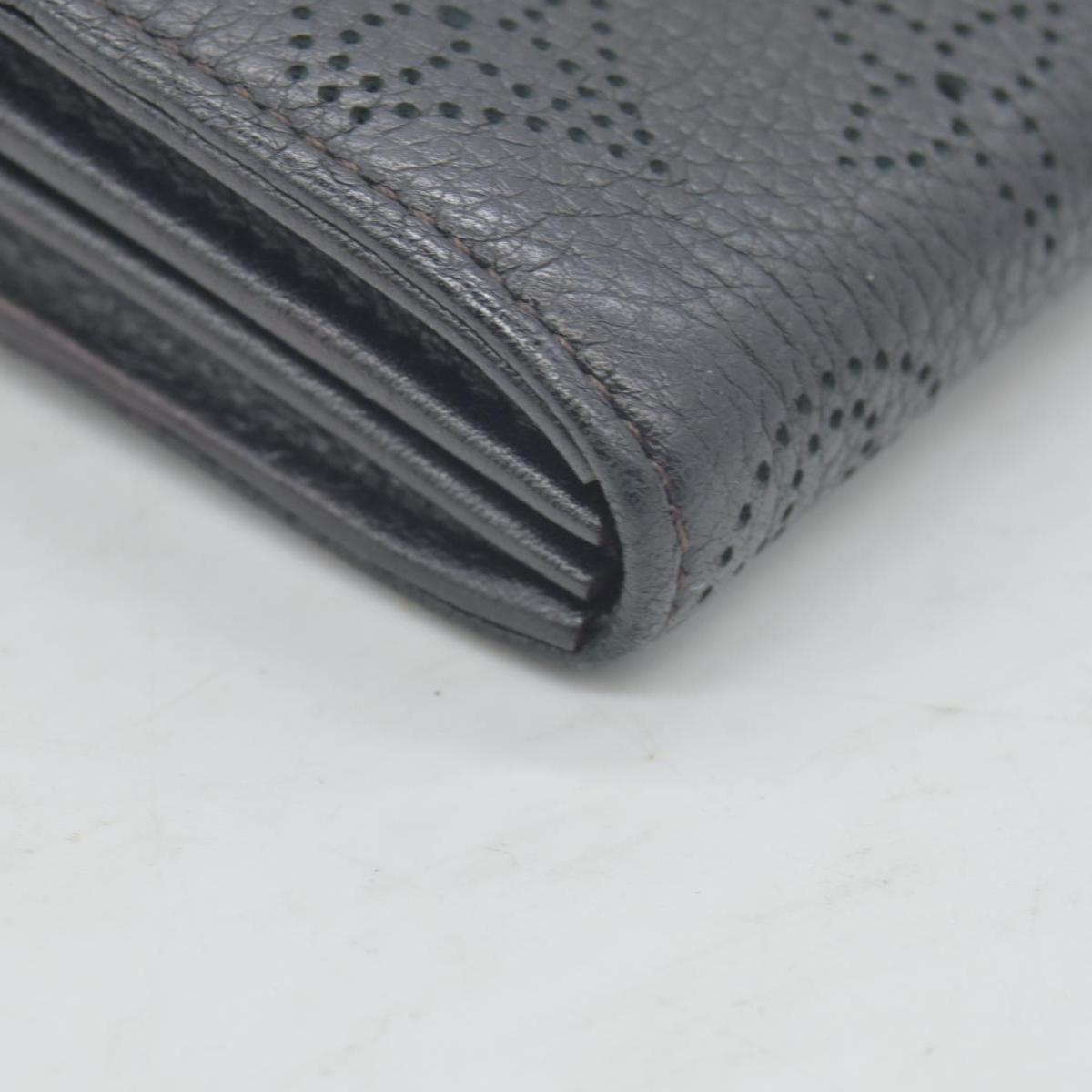 $1130 2014 Louis Vuitton Mahina Amelia Wallet Black CONSIGNMENT TN0184