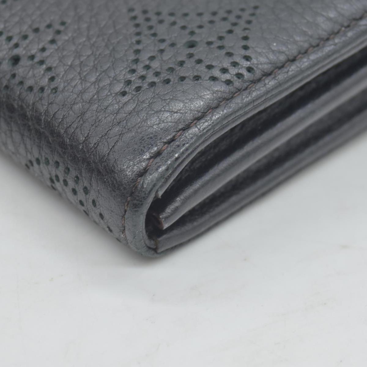 $1130 2014 Louis Vuitton Mahina Amelia Wallet Black CONSIGNMENT TN0184