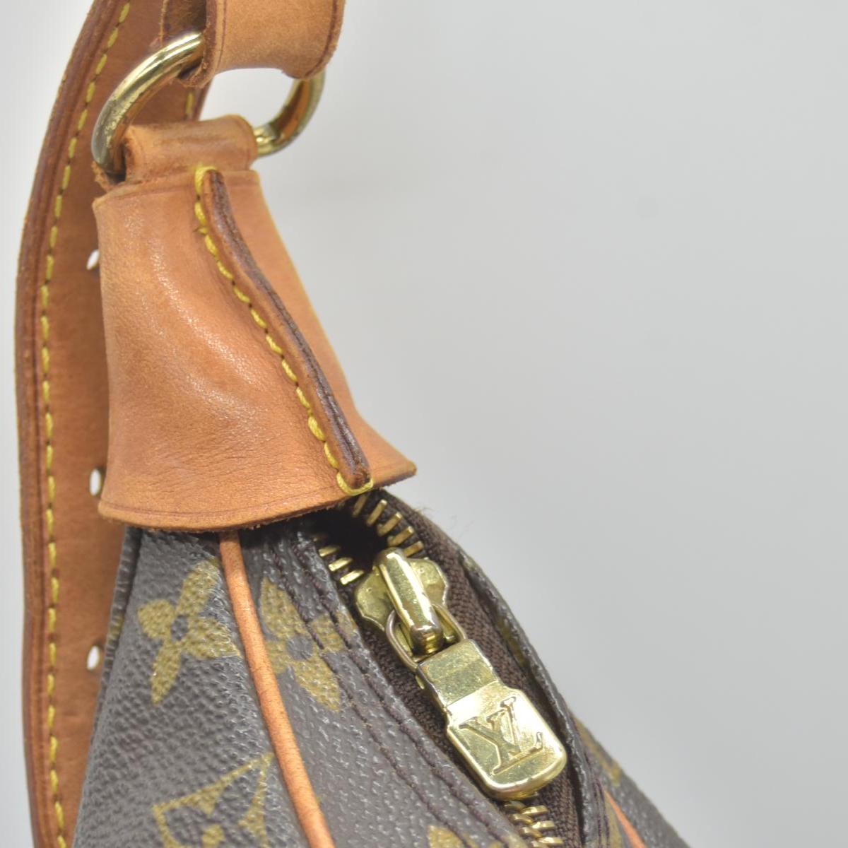 $1040 CONSIGNMENT Louis Vuitton Monogram Boulogne