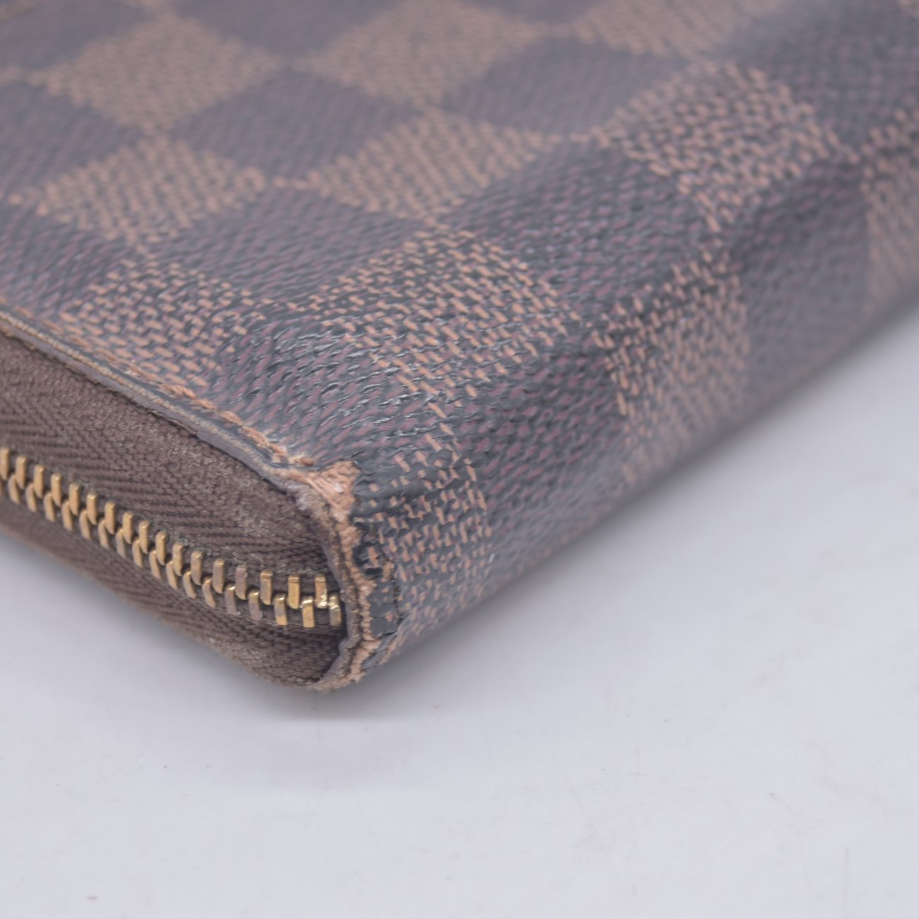 $560 2009 Louis Vuitton Damier Ebene Zippy Coin Purse CT0069