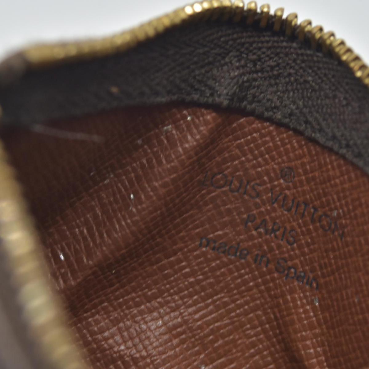 $345  Louis Vuitton  Monogram Key Pouch