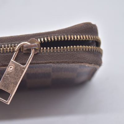 $560 2009 Louis Vuitton Damier Ebene Zippy Coin Purse CT0069