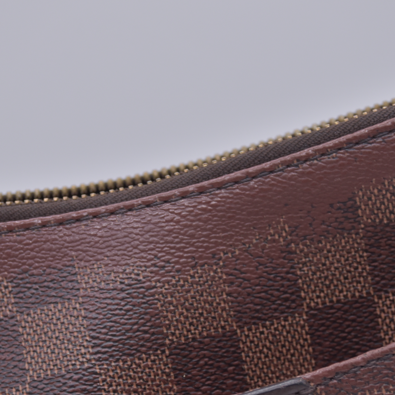 $1,520 2018 Louis Vuitton Damier Ebene South Bank Besace DR1188 10021530