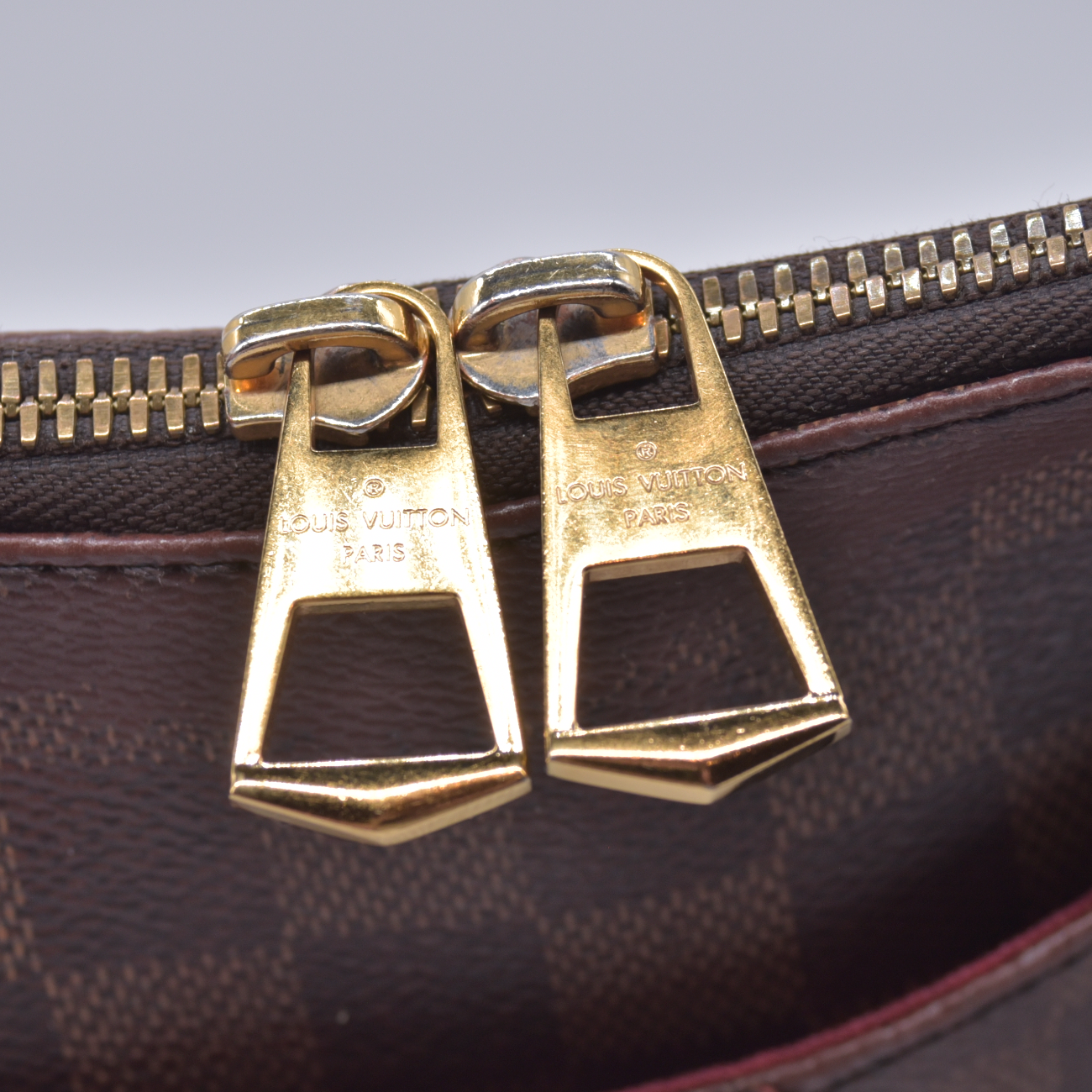 $1,520 2018 Louis Vuitton Damier Ebene South Bank Besace DR1188 10021530