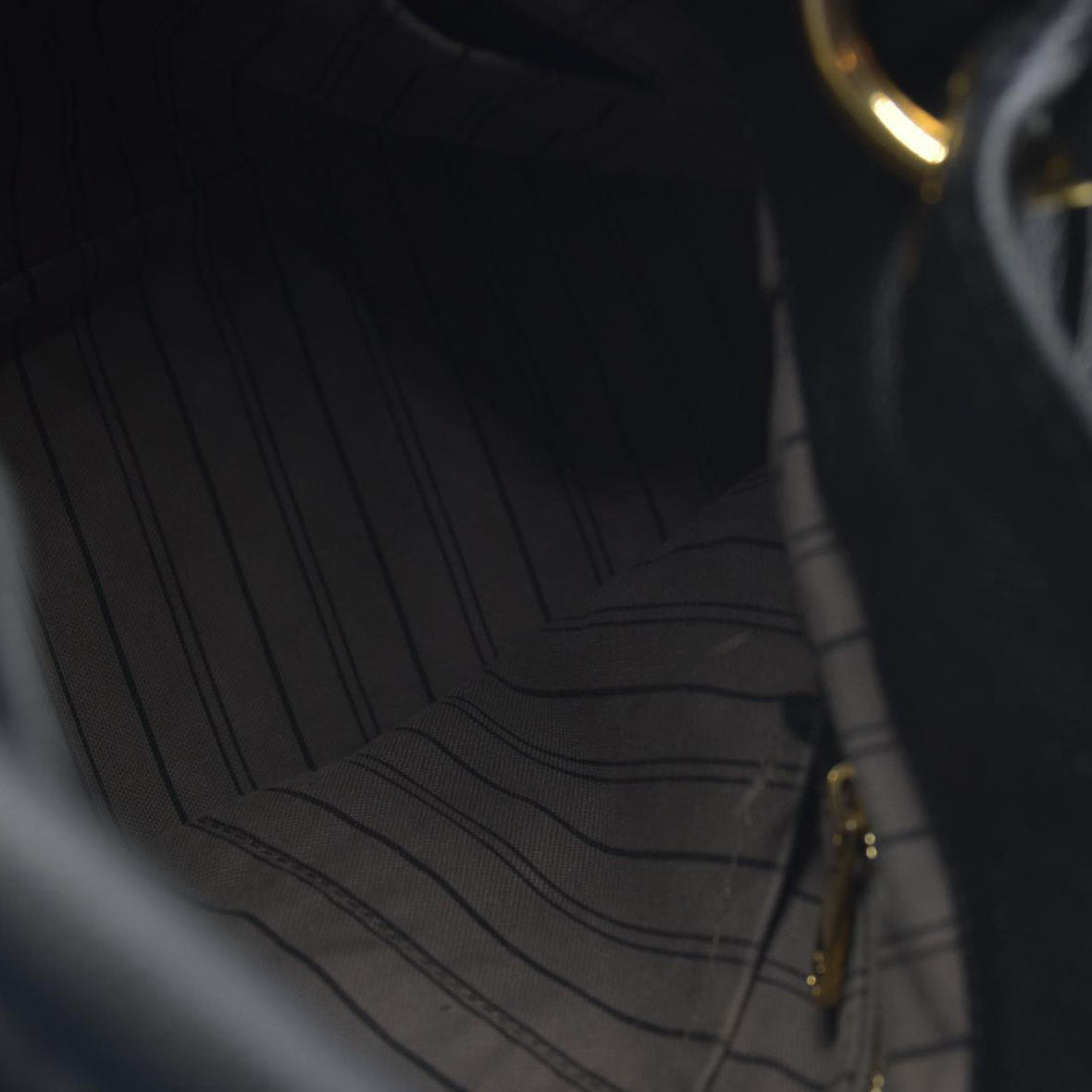 $3800 Louis Vuitton LV Monogram Artsy MM CA5210