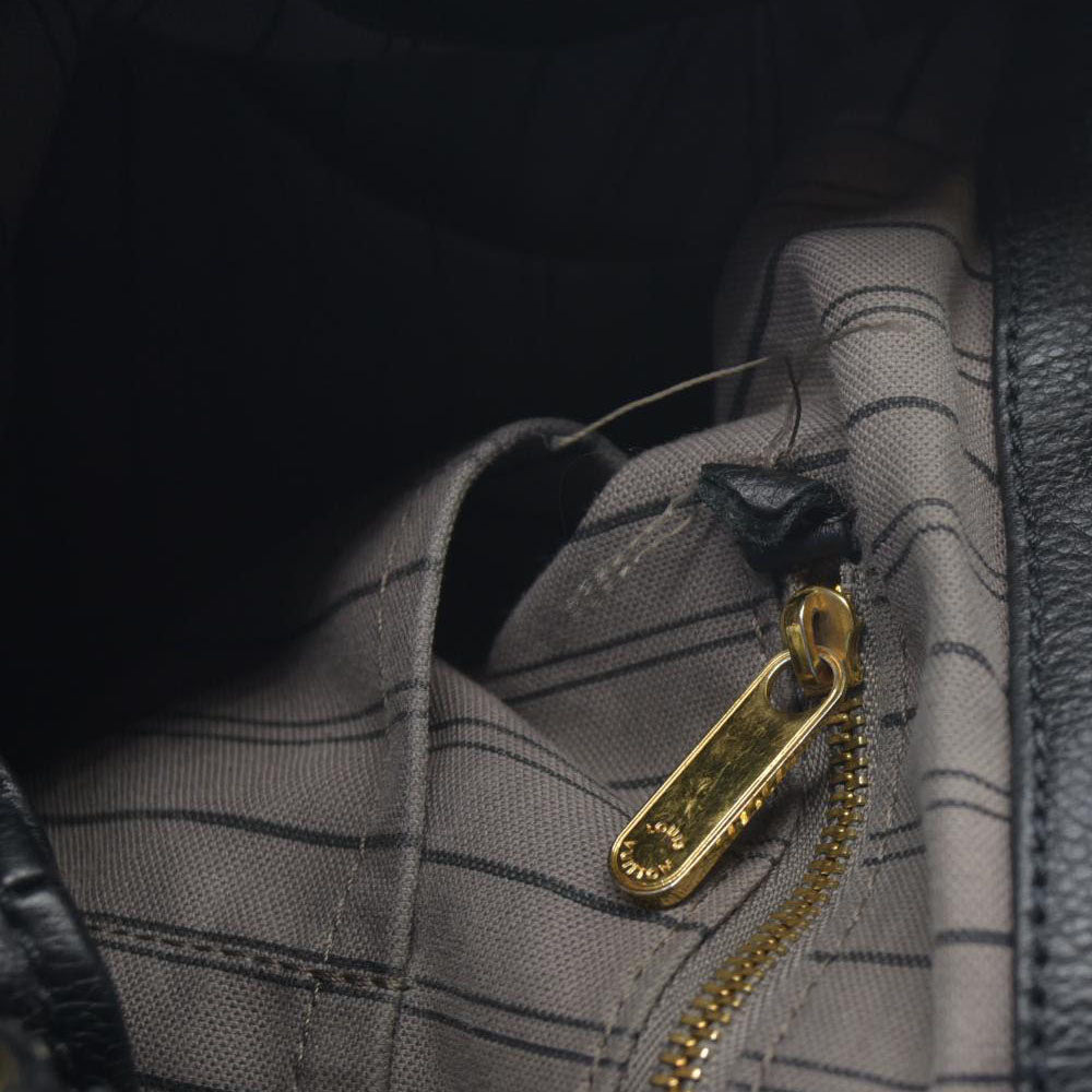 $3800 Louis Vuitton LV Monogram Artsy MM CA5210