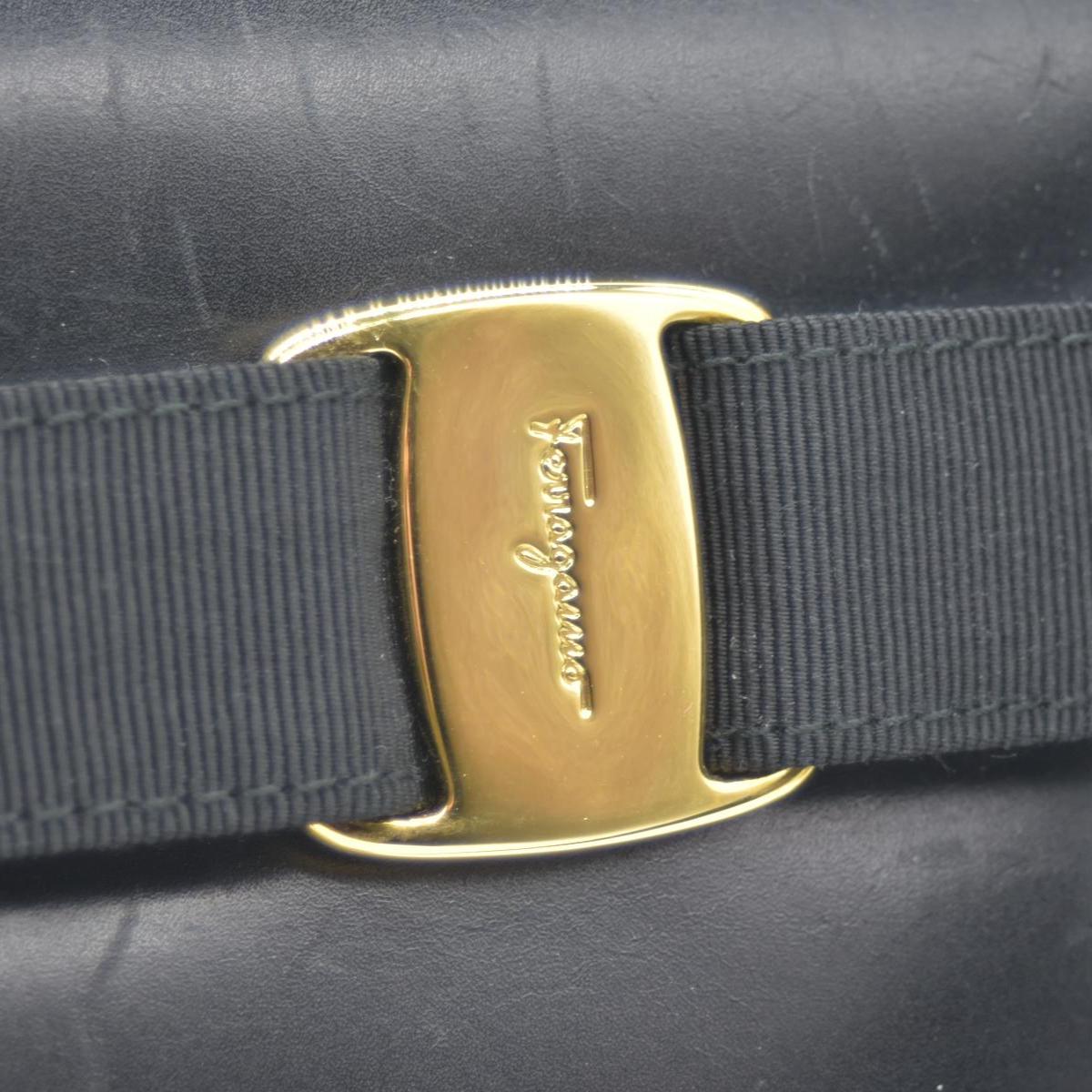 $1620 CONSIGNMENT Salvatore Ferragamo Vara Bow Shoulder Bag