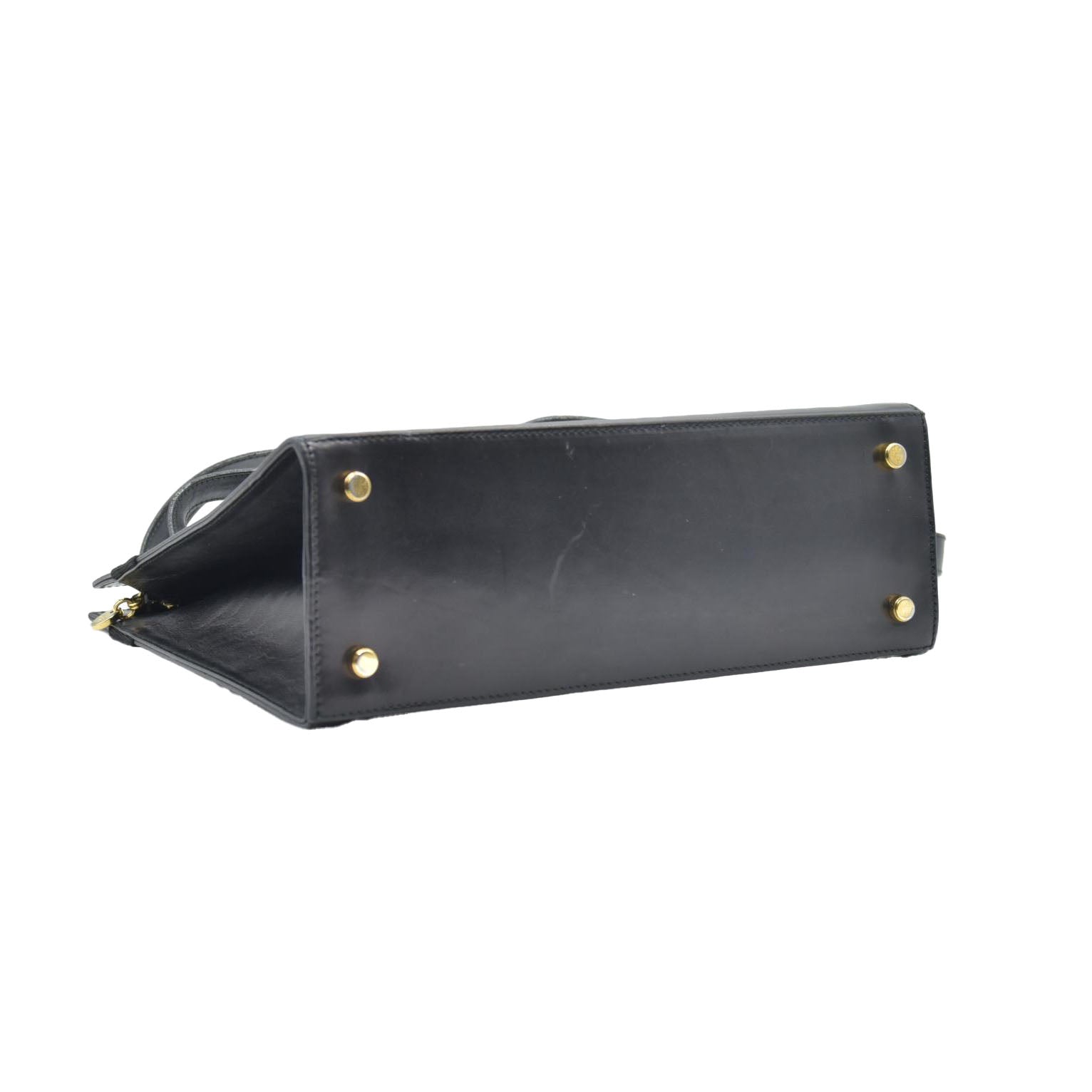 $1620 CONSIGNMENT Salvatore Ferragamo Vara Bow Shoulder Bag