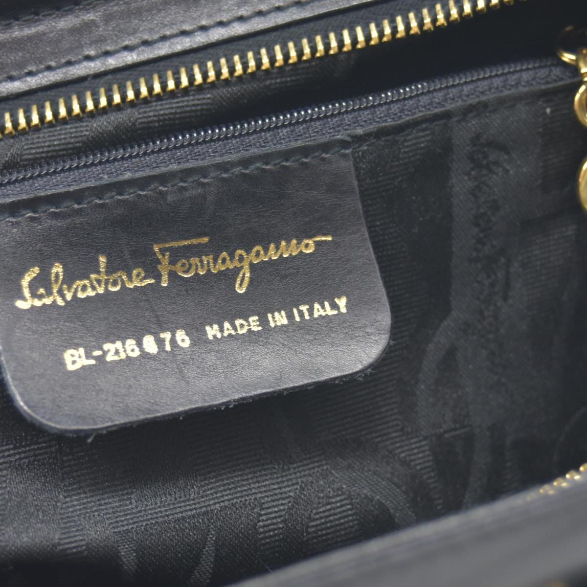 $1620 CONSIGNMENT Salvatore Ferragamo Vara Bow Shoulder Bag