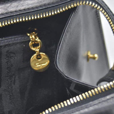 $1620 CONSIGNMENT Salvatore Ferragamo Vara Bow Shoulder Bag