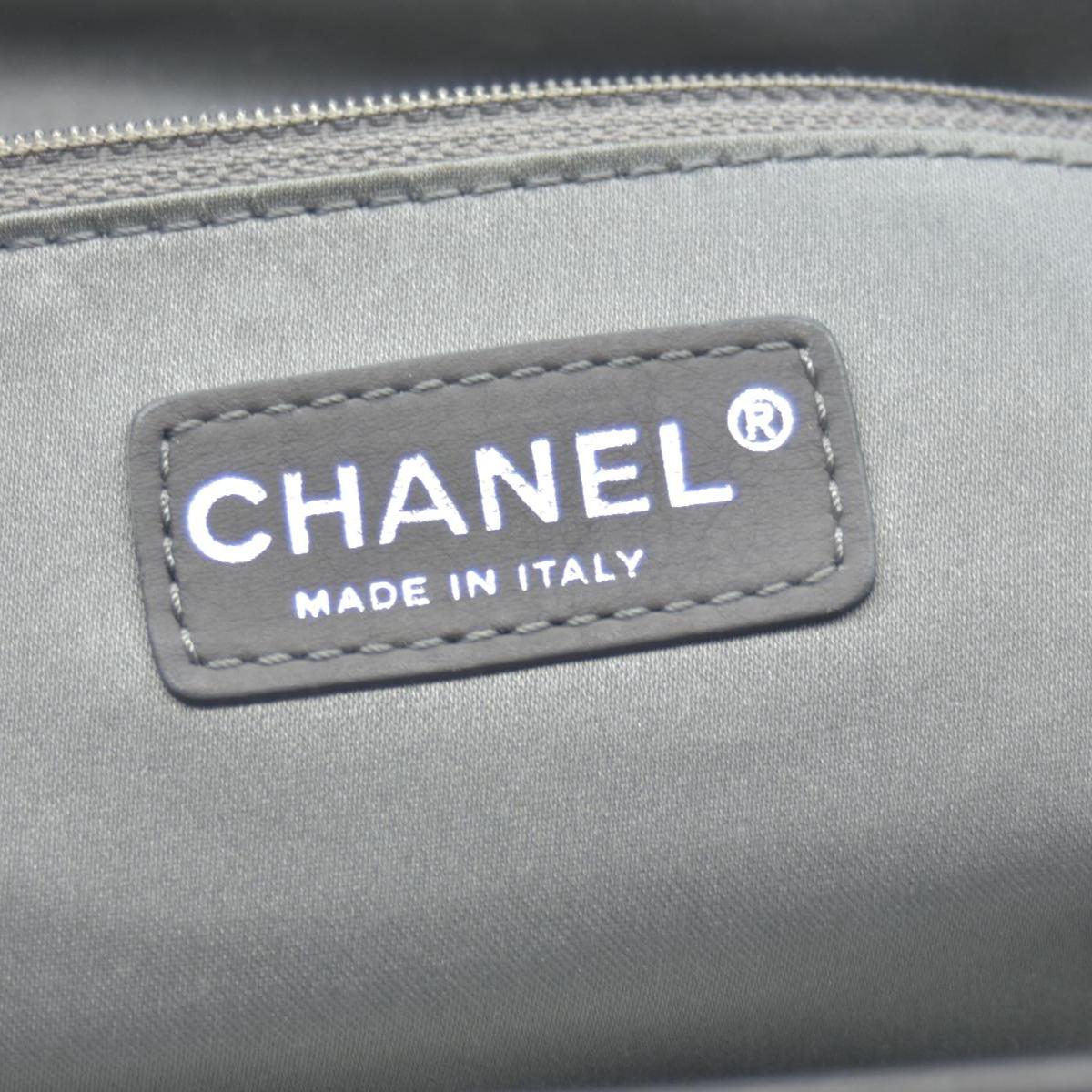 $2400 CONSIGNMENT CHANEL LAX Square Quilt Tote