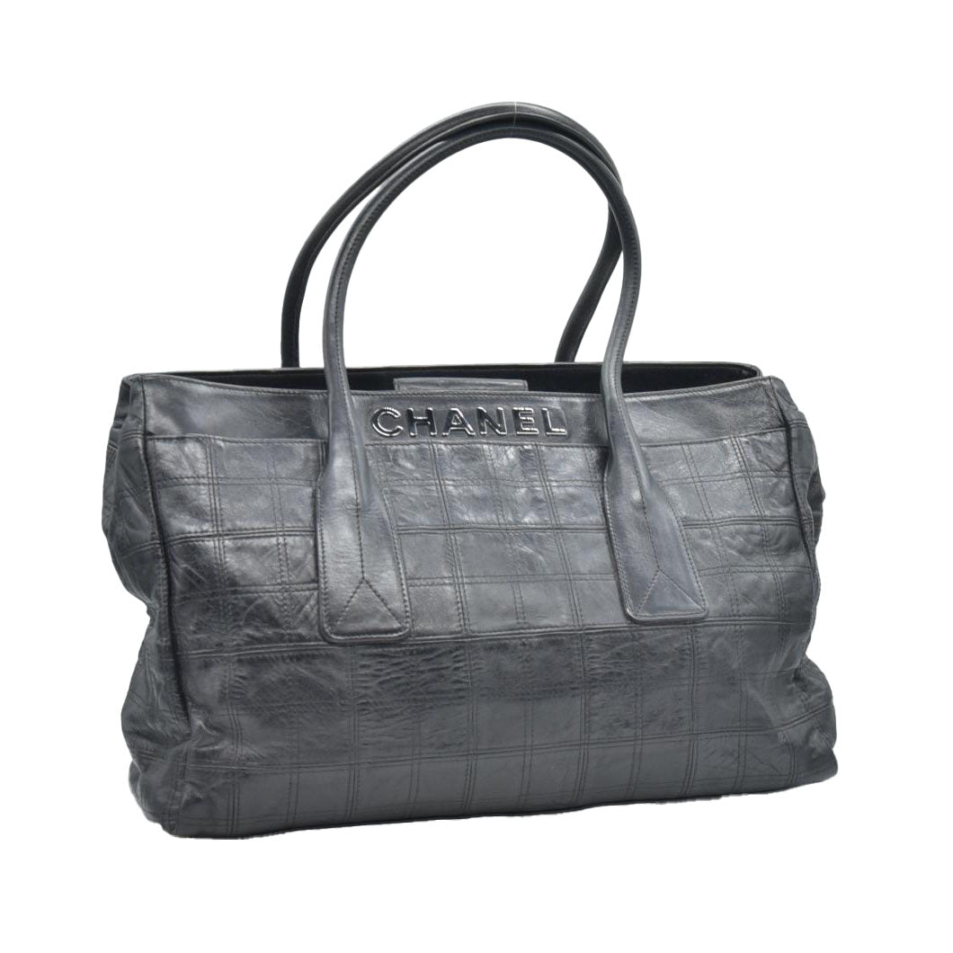 $2400 CONSIGNMENT CHANEL LAX Square Quilt Tote