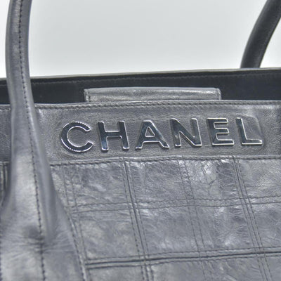 $2400 CONSIGNMENT CHANEL LAX Square Quilt Tote