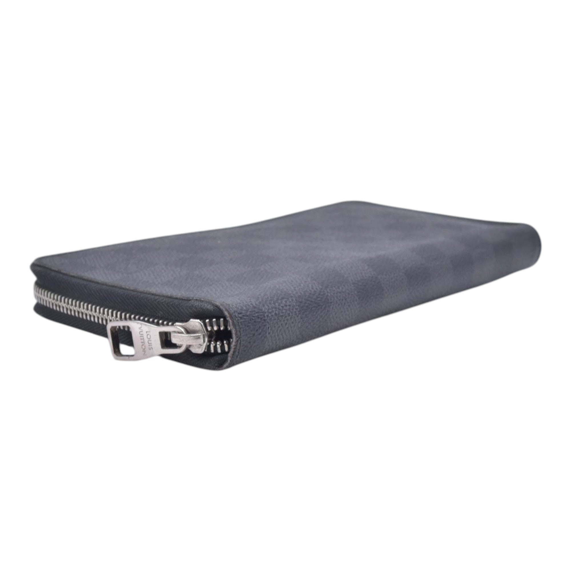 $950 LOUIS VUITTON Damier Graphite Zippy Organizer Wallet Black / Grey CONSIGNMENT 10021567