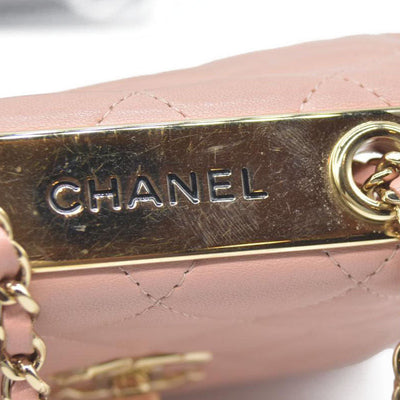 $2900 Chanel Lambskin Quilted Mini Trendy CC Clutch With Chain Light Pink