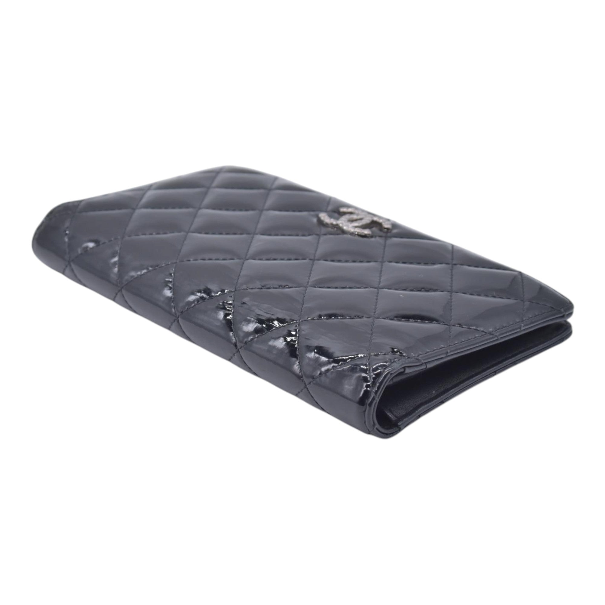 $1050 CHANEL Patent Quilted Filigree CC Flap Wallet Black CONSIGNMENT 10021570
