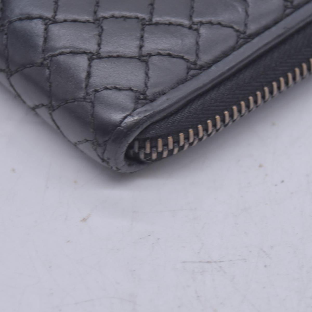 $850 BOTTEGA VENETA Bottega Veneta Black Intrecciato Long Zip Wallet CONSIGNMENT 10021571