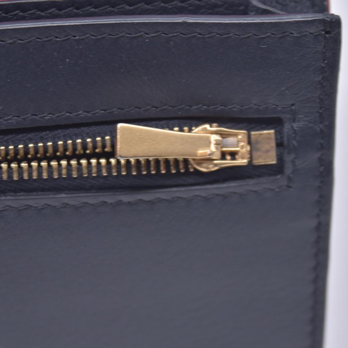 $790 CELINE Drummed Calfskin Large Strap Multifunction Wallet CONSIGNMENT 10021572