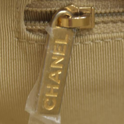 $4100 Chanel Calfskin Quilted Enchained Camera Case Bag White 2020