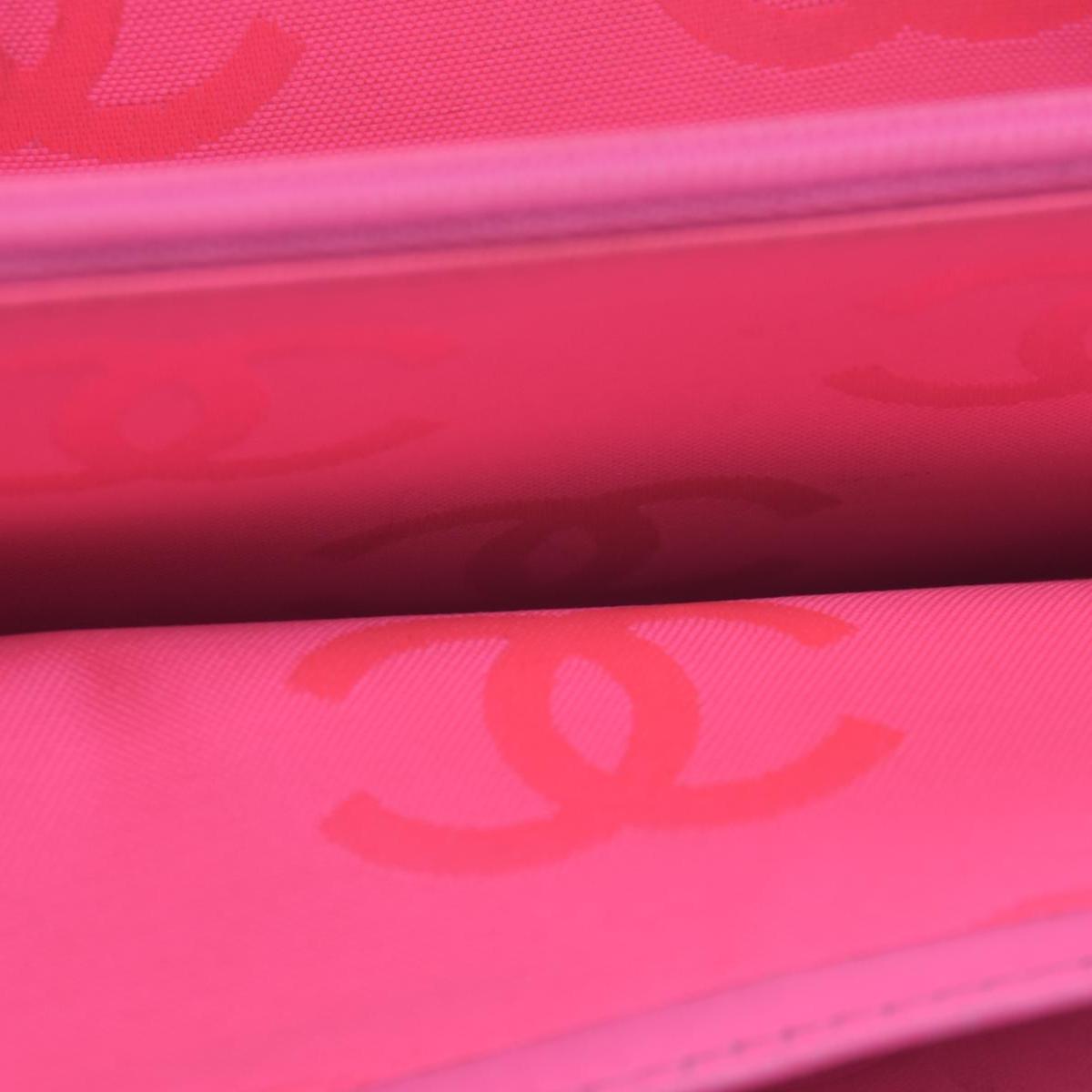 $1150 CHANEL Chanel Black Caviar CC Zip Organizer Wallet CONSIGNMENT 10021557