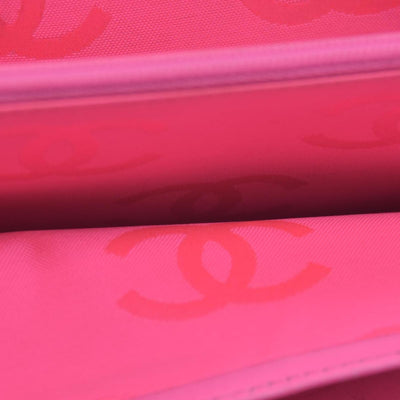 $1150 CHANEL Chanel Black Caviar CC Zip Organizer Wallet CONSIGNMENT 10021557