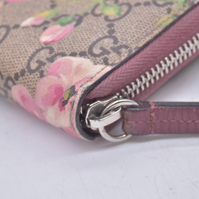 $620 Gucci GG Supreme Monogram Blooms Zip Around Wallet Beige Multicolor Dry Rose