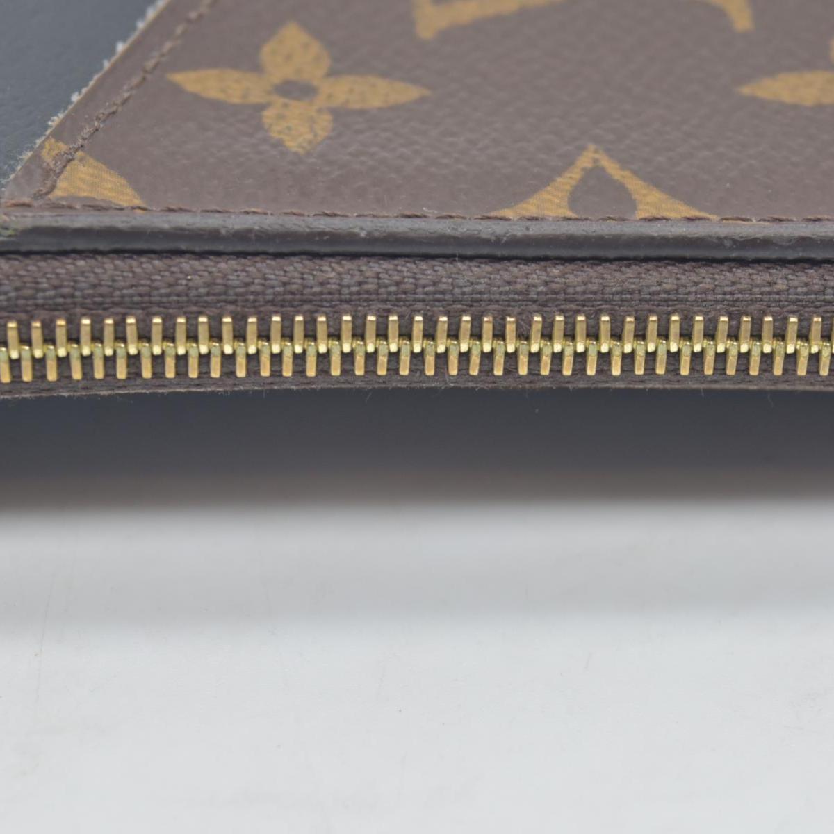 $675 Louis Vuitton  Monogram Recto Verso Card Holder Black RFID