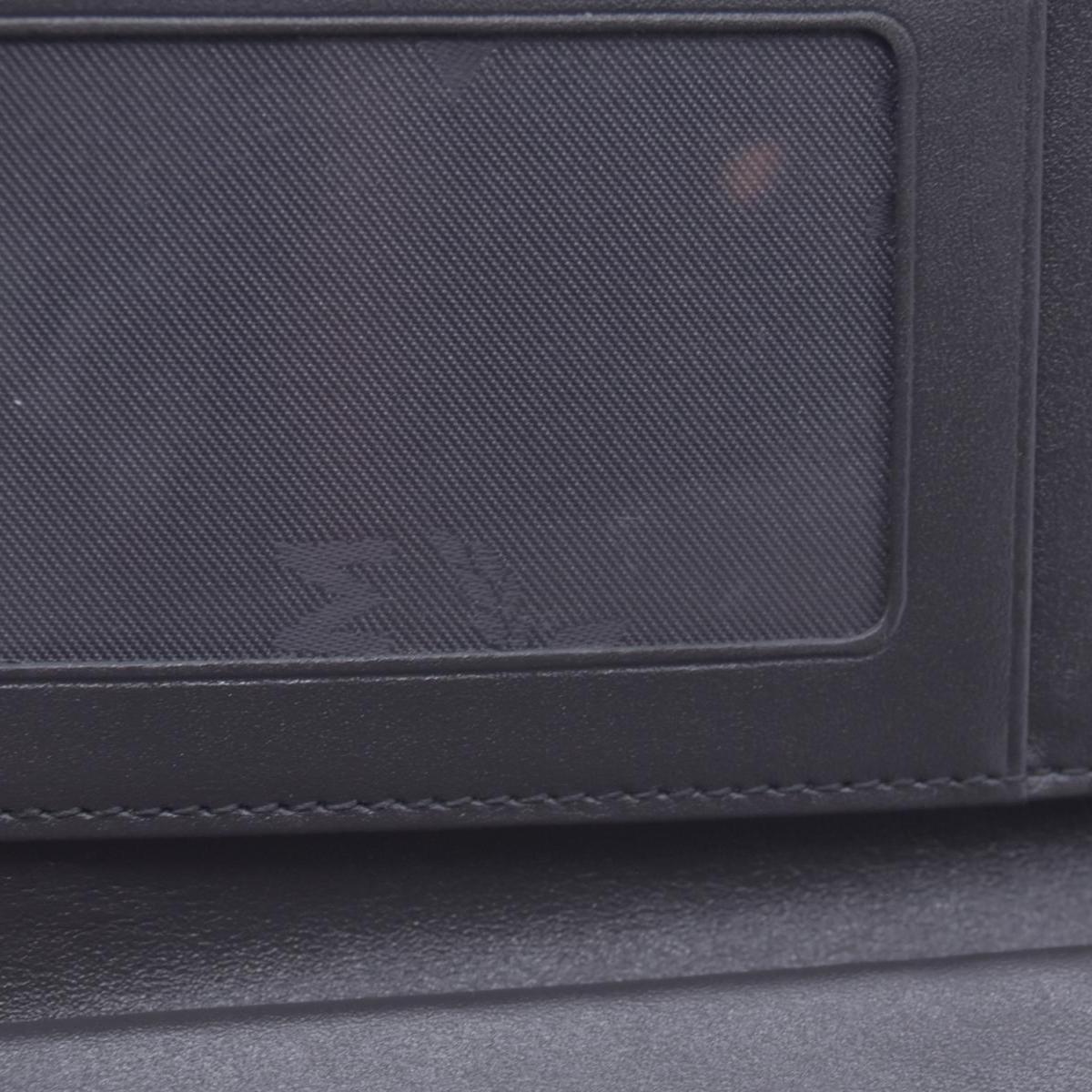 $380 MCM Embossed Crocodile Leather Logo Plaque Medium Flap Wallet Grey CONSIGNMENT 10021594