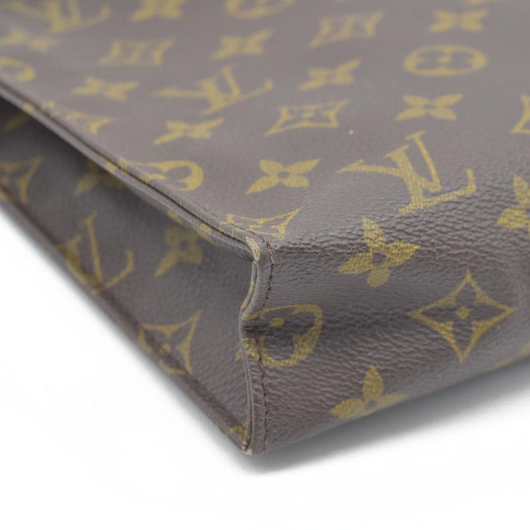 $1120 LOUIS VUITTON Monogram Poche Toilette 26 Pouch