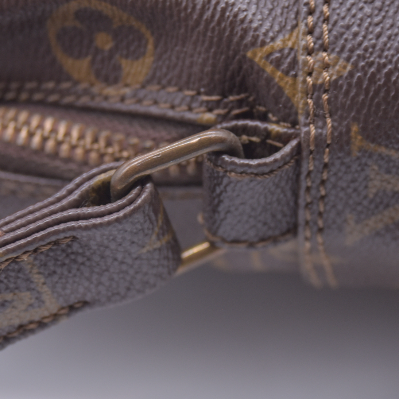 $850 1984 Louis Vuitton Monogram Marceau GM Shoulder Bag 842