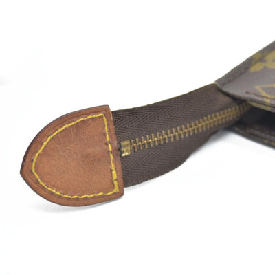 $1120 LOUIS VUITTON Monogram Poche Toilette 26 Pouch