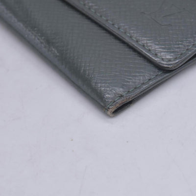$445 LOUIS VUITTON Taiga Multiclés 6 Key Case Epicea Green CONSIGNMENT 10021585