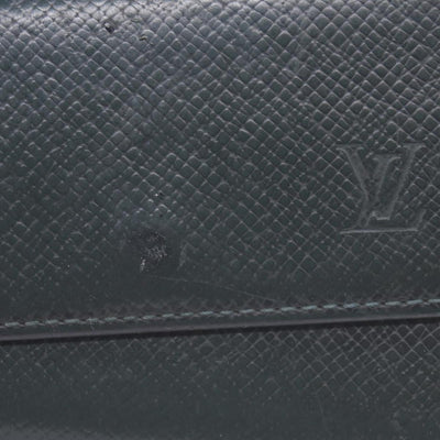 $445 LOUIS VUITTON Taiga Multiclés 6 Key Case Epicea Green CONSIGNMENT 10021585
