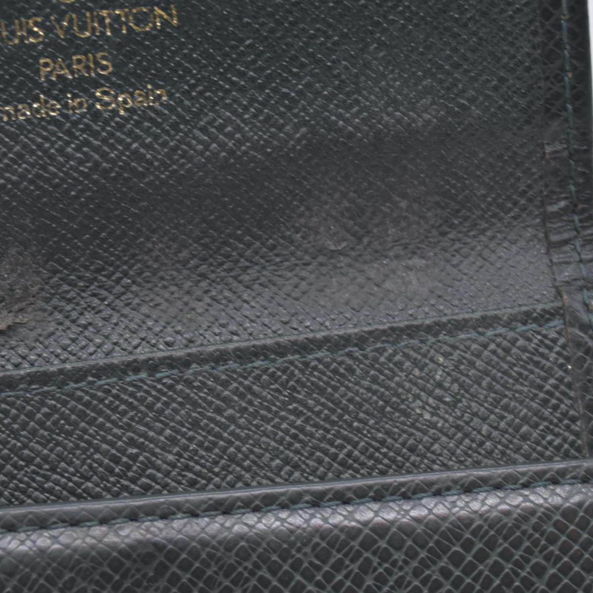 $445 LOUIS VUITTON Taiga Multiclés 6 Key Case Epicea Green CONSIGNMENT 10021585