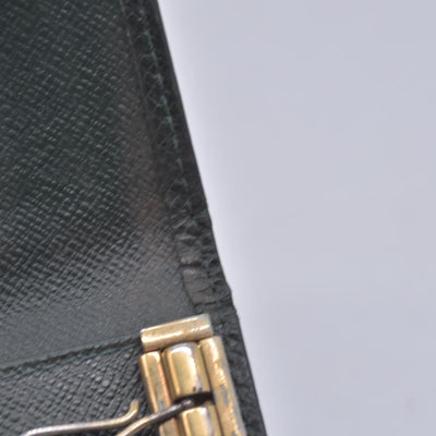 $445 LOUIS VUITTON Taiga Multiclés 6 Key Case Epicea Green CONSIGNMENT 10021585