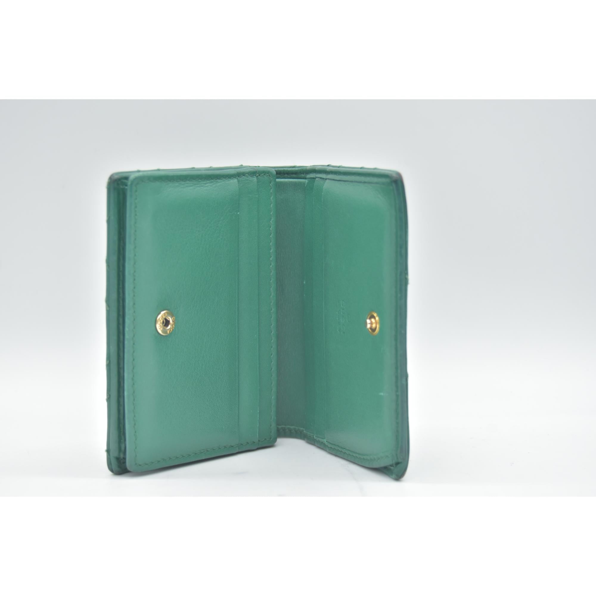 $580 Gucci  Marmont Double G Logo Compact Wallet Emerald CONSIGNMENT