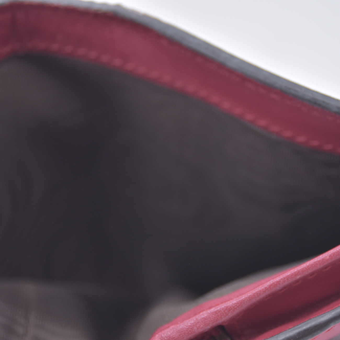 $470 GUCCI GG Supreme Monogram Cherry Embellished Card Case Wallet Hibiscus Red
